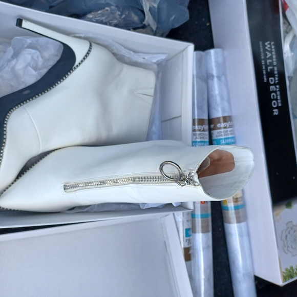 $79/$108 *NEW* Bar III Front-Zip Bootie (-$39 OFF) - Picture 12 of 12